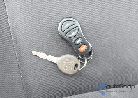 2005 Dodge Neon Sxt z USA, uszkodzony, nr VIN 1B3ES56C45D110517